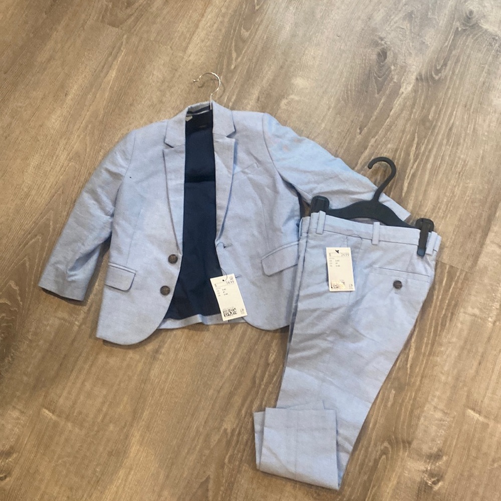 Blue linen suit. Boys size 3/4t
